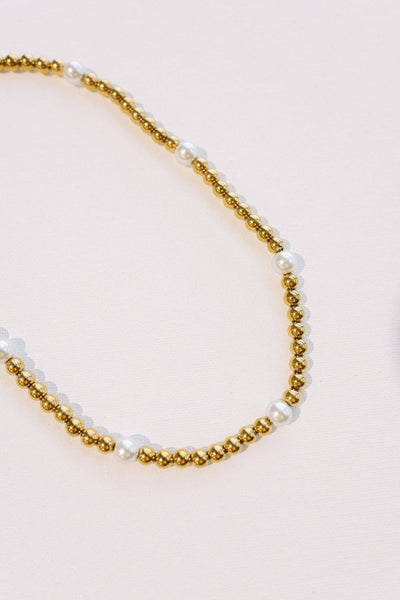 Opulent Pearl Beaded Necklace