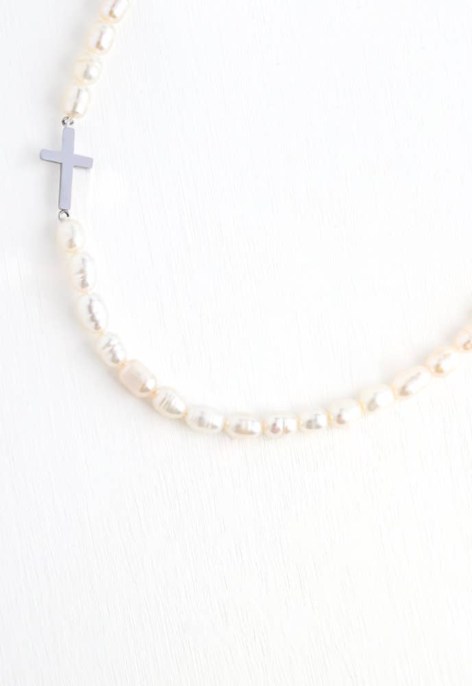 Faithful Pearl Necklace in Silver