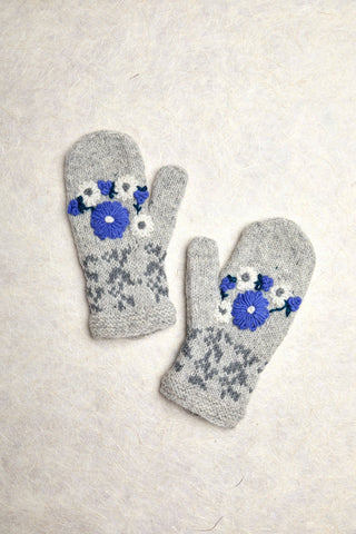 Lila Gray Knit Mittens