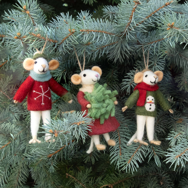 Ornament - Christmas Decor - Mouse Carolers, Assorted