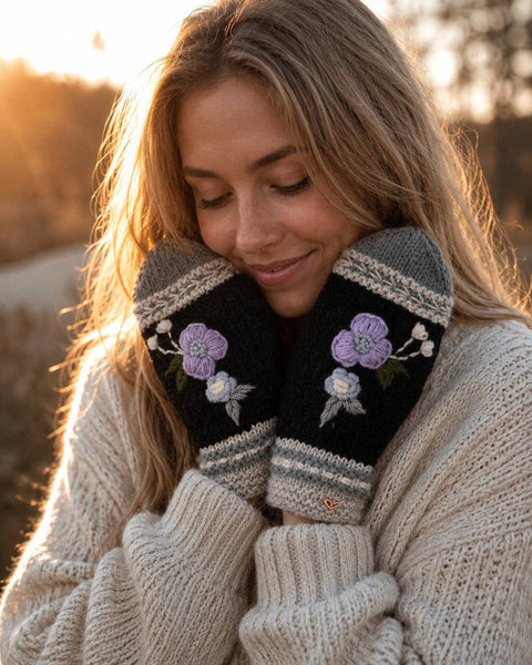 Color Block Embroidered Knit Mittens - Slate