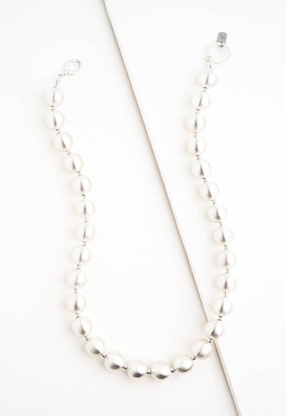 En Vogue Ball Necklace in Silver- Silver Plated