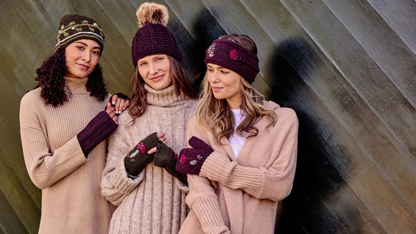 Theres Deep Plum Knit Mittens
