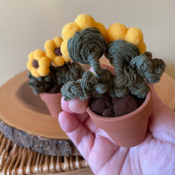 Pompom, Felt & Macrame Forever Fibre Flower -Mini Double