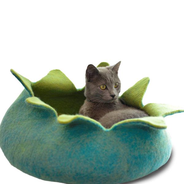 Aqua/ Green Petal Wool Pet Basket