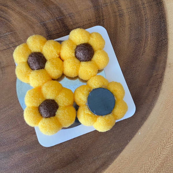 Flower Magnets/ Handmade Pompom & Felt Flower Magnet set