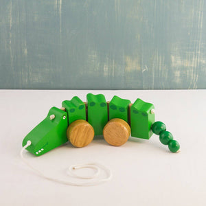 Wooden Pull-Along Crocodile (w)