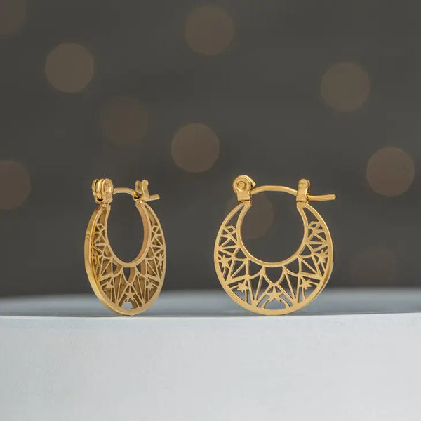 Wreath Earrings in Gold